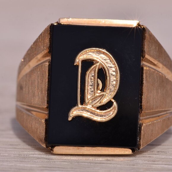Vintage Gentleman's Onyx and Carved L Initial Cocktail Ring in Yellow Gold